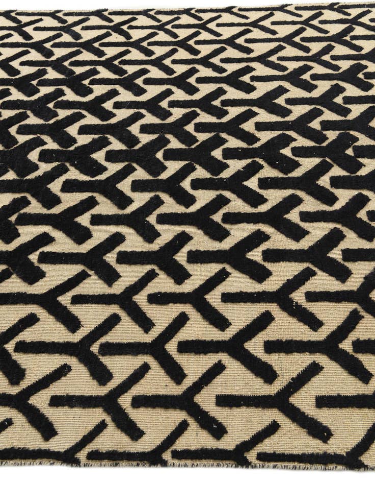 Detail image of 6' 8 x 9' 10  Hand Knotted Darya Wool Rug