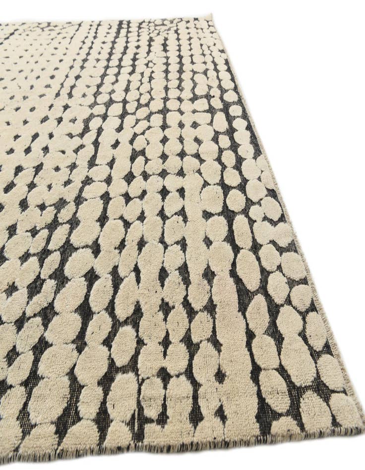 Detail image of 8' 1 x 9' 8  Hand Knotted Darya Wool Rug