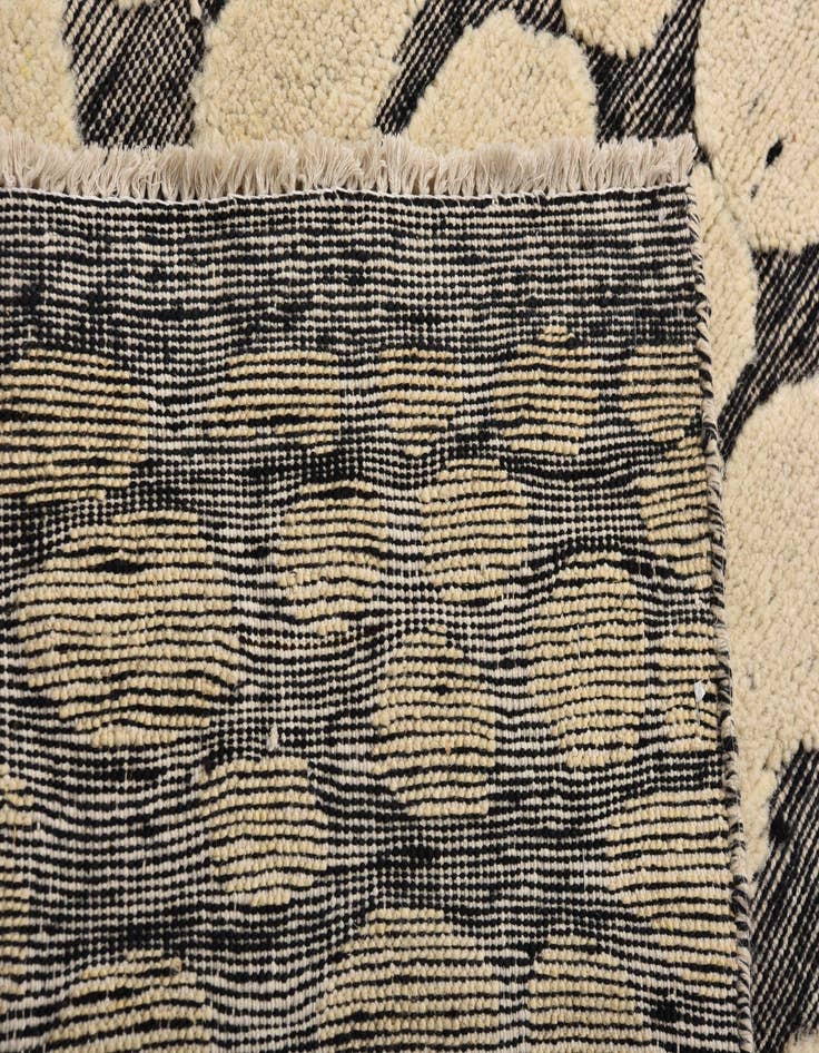 Detail image of 9' 10 x 14' 6  Hand Knotted Darya Wool Rug