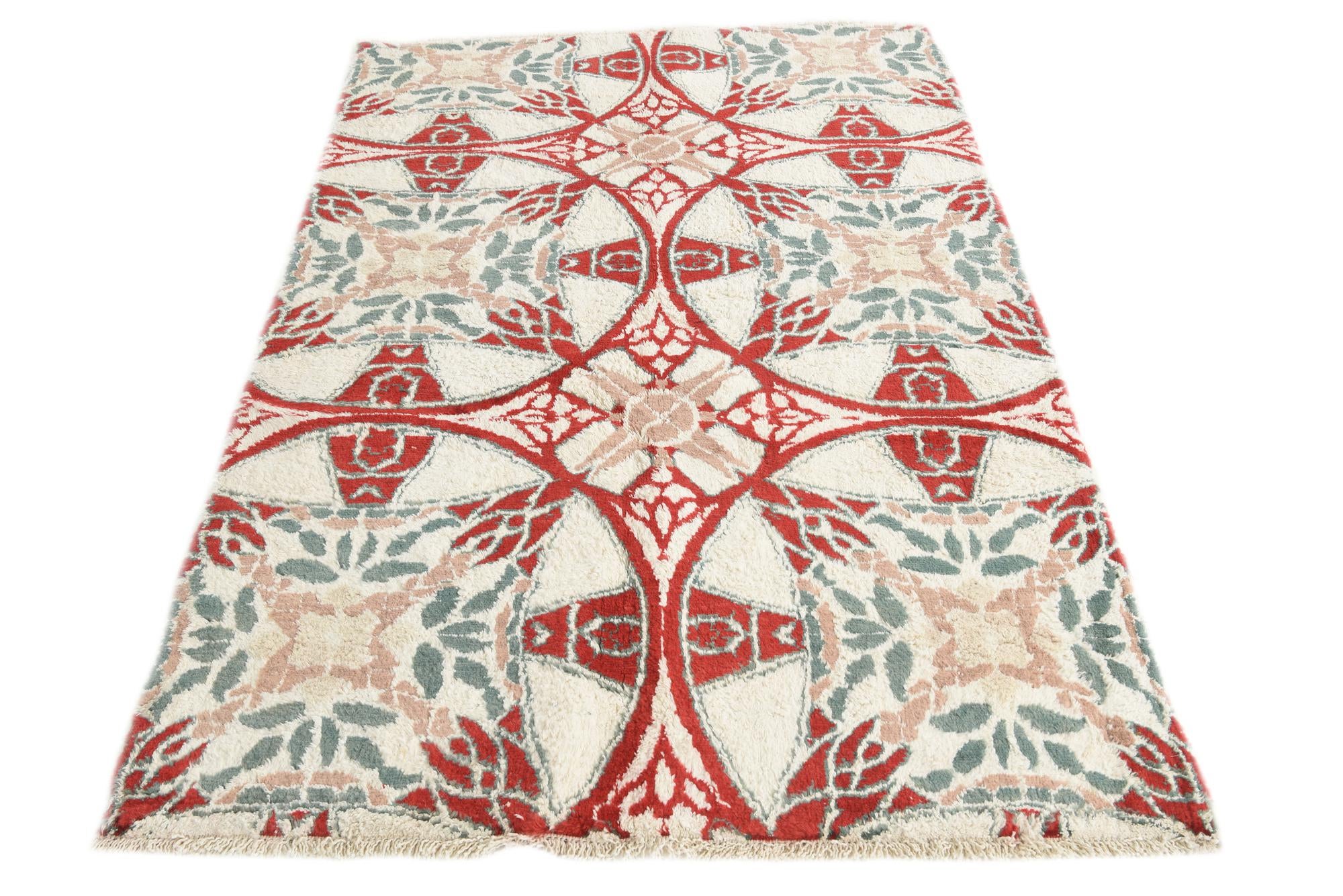 4' 1 x 6' Hand Knotted Darya Wool Rug