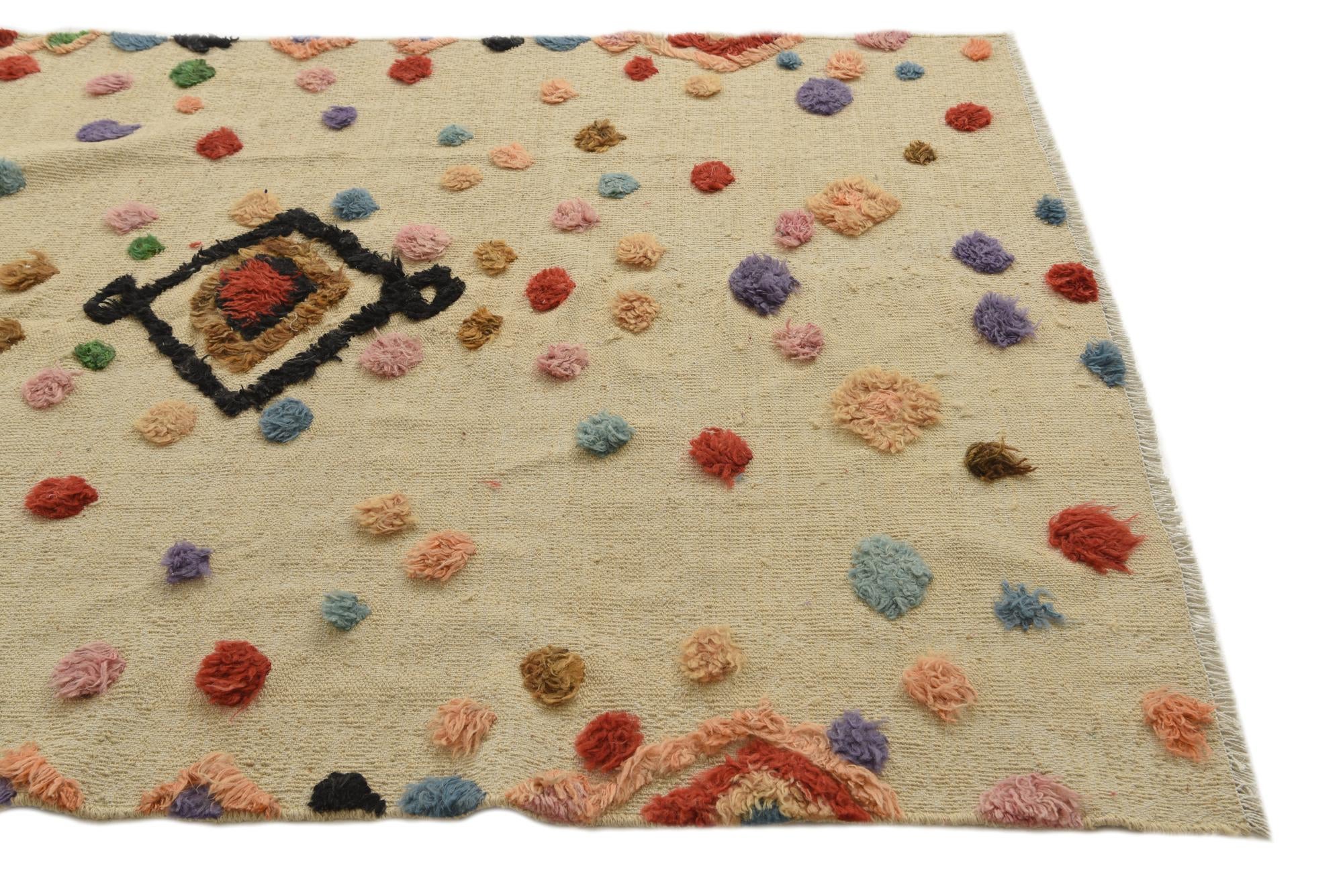5' 6 x 8' Hand Knotted Darya Wool Rug