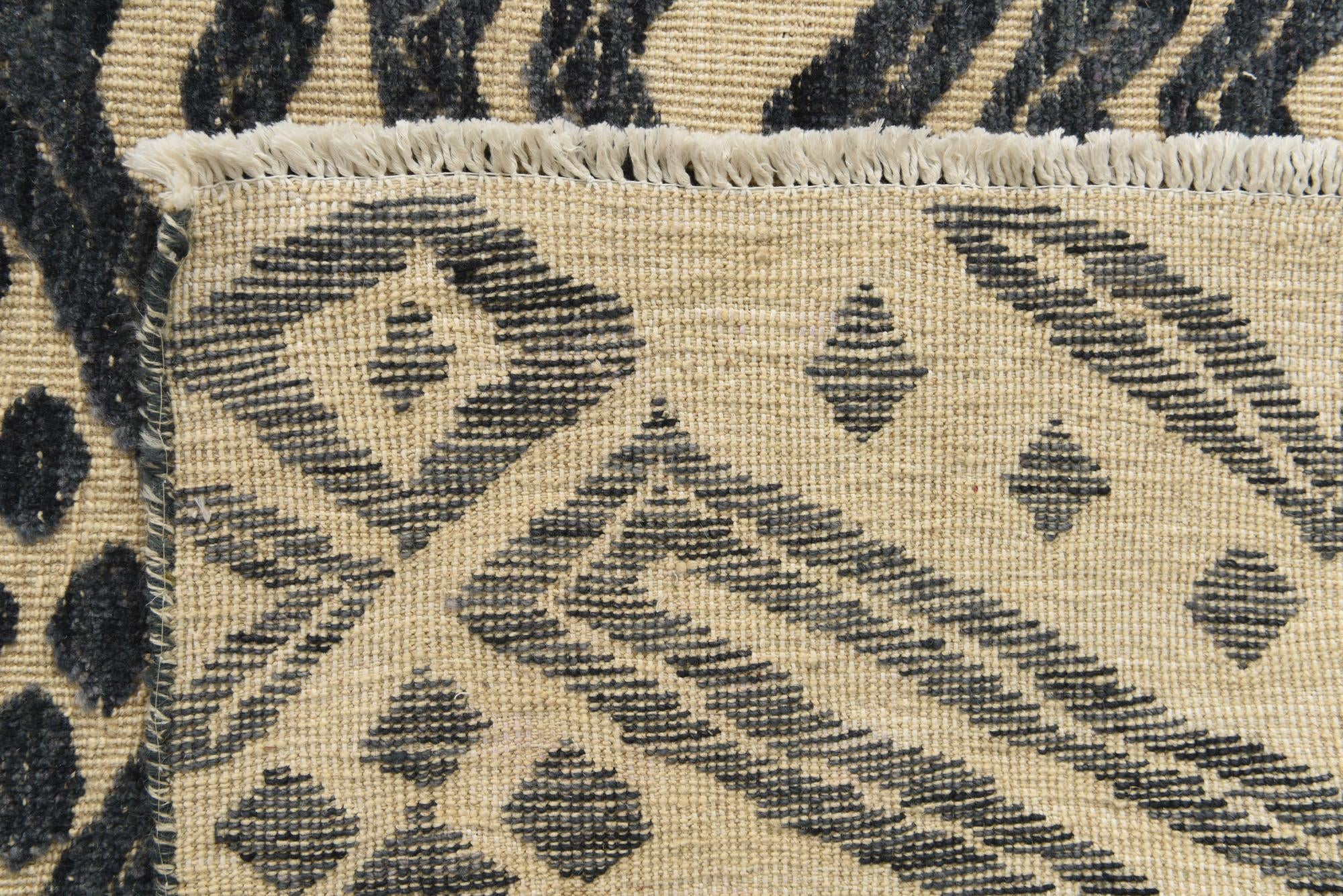 8' x 10' 4 Hand Knotted Darya Wool Rug