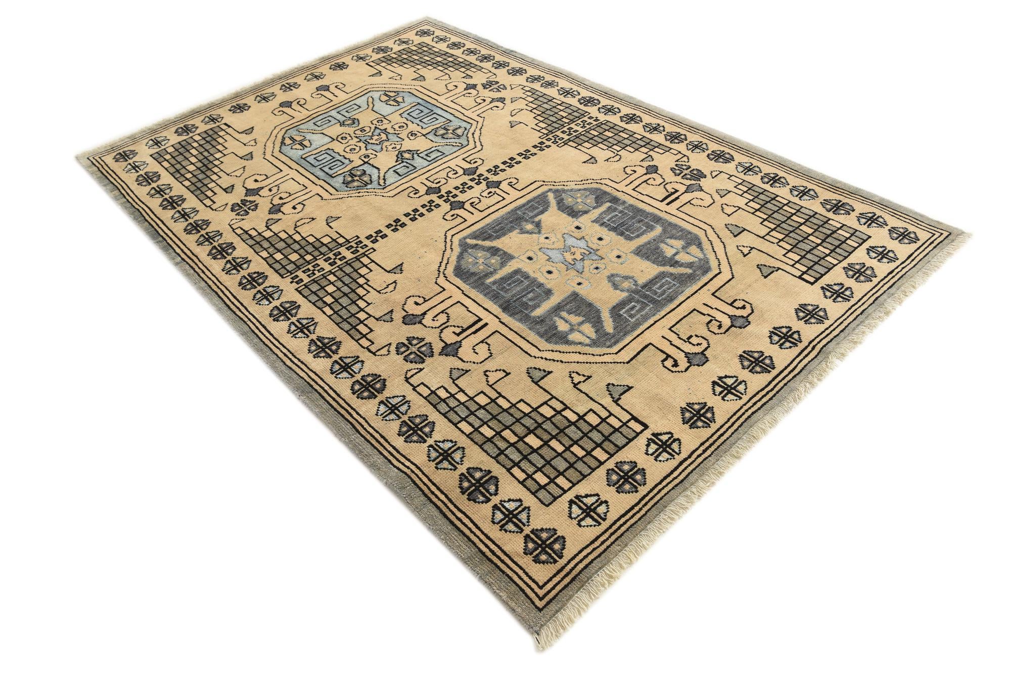 5' 7 x 8' 2 Hand Knotted Darya Rug