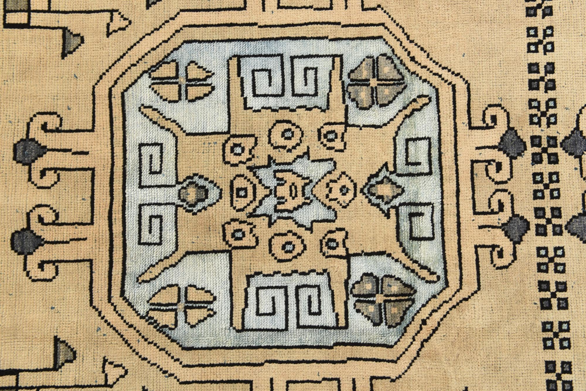 5' 7 x 8' 2 Hand Knotted Darya Rug