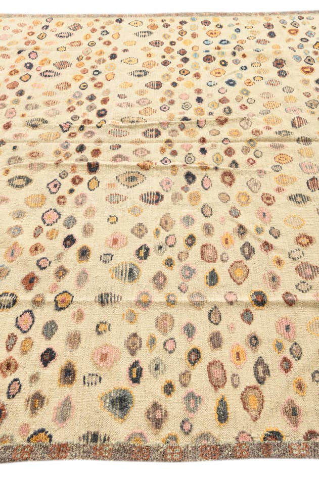 Detail image of 8' 4 x 10' 4 Hand Knotted Darya Wool Rug