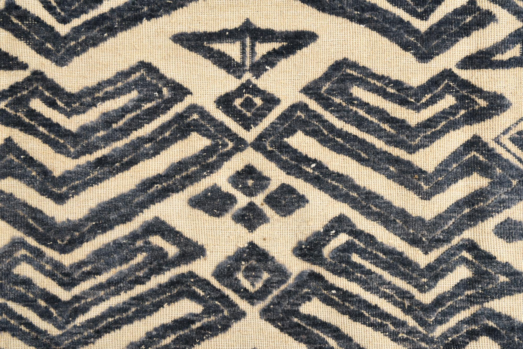 7' 9 x 10' 3 Hand Knotted Darya Wool Rug