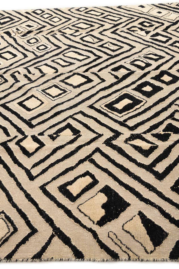 Detail image of 9' 9 x 14' Hand Knotted Darya Wool Rug