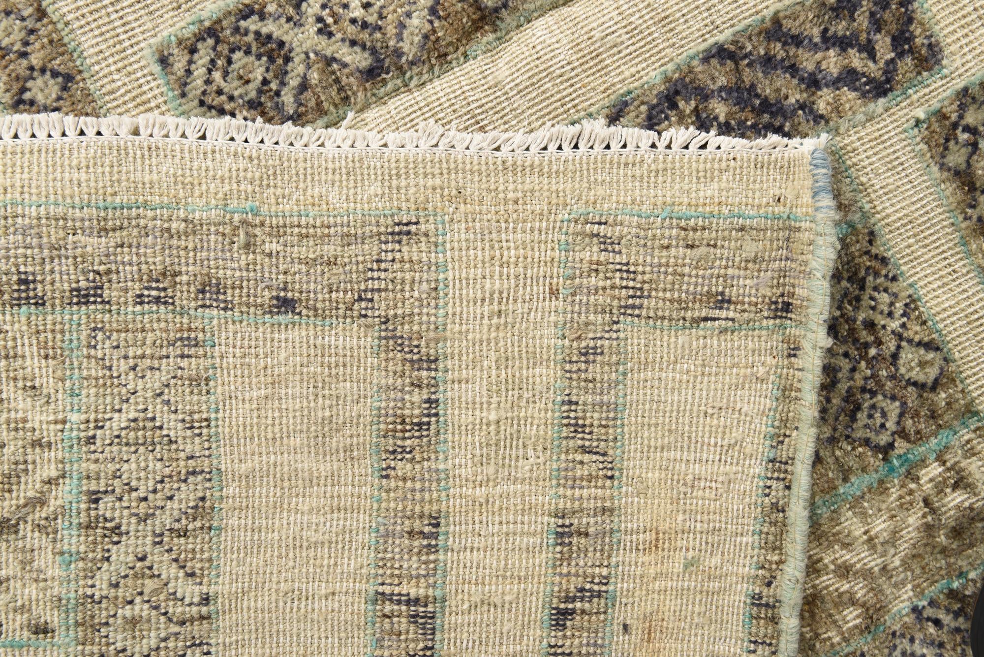 7' 10 x 9' 6 Hand Knotted Darya Wool Rug