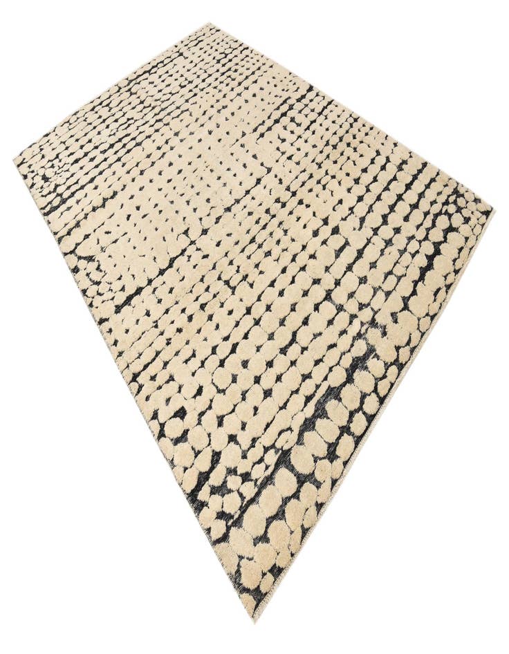 Detail image of 6' 7 x 9' 10 Hand Knotted Darya Wool Rug