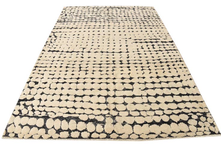 Detail image of 6' 7 x 9' 10 Hand Knotted Darya Wool Rug