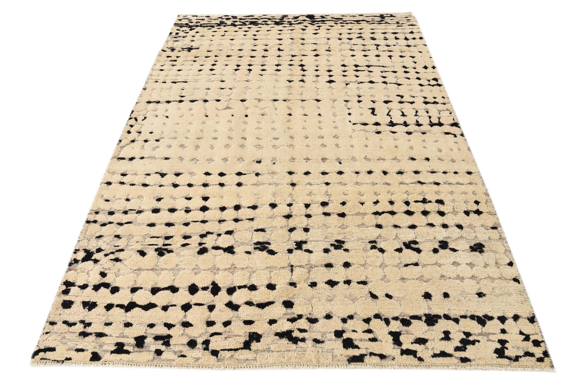5' 6 x 7' 11 Hand Knotted Darya Wool Rug
