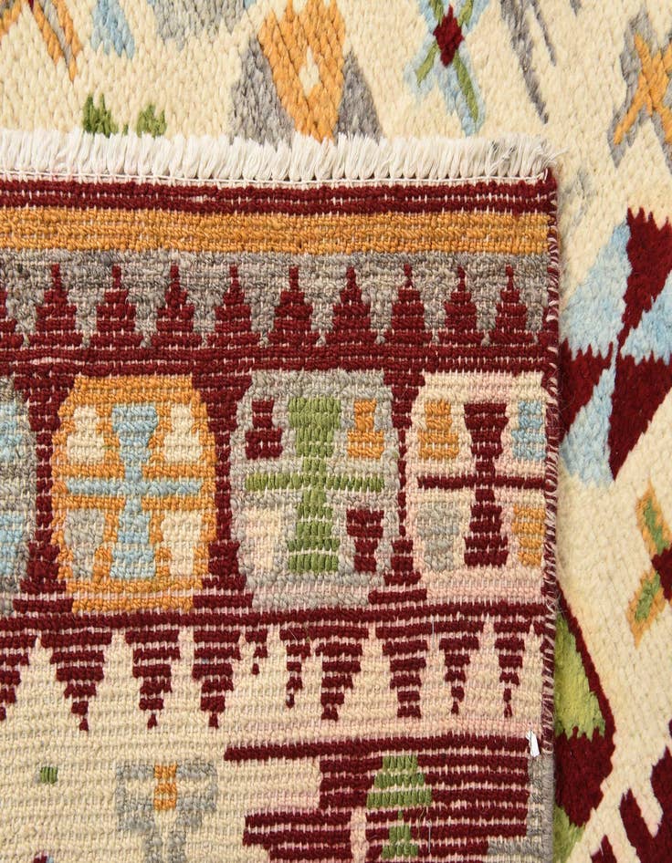 Detail image of 5' 6 x 7' 10  Hand Knotted Darya Rug