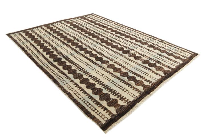 Detail image of 7' 10 x 10' 2 Hand Knotted Darya Wool Rug