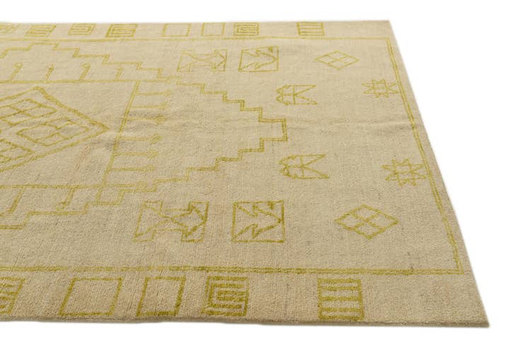 Detail image of 6' 3 x 10' 3 Hand Knotted Darya Wool Rug