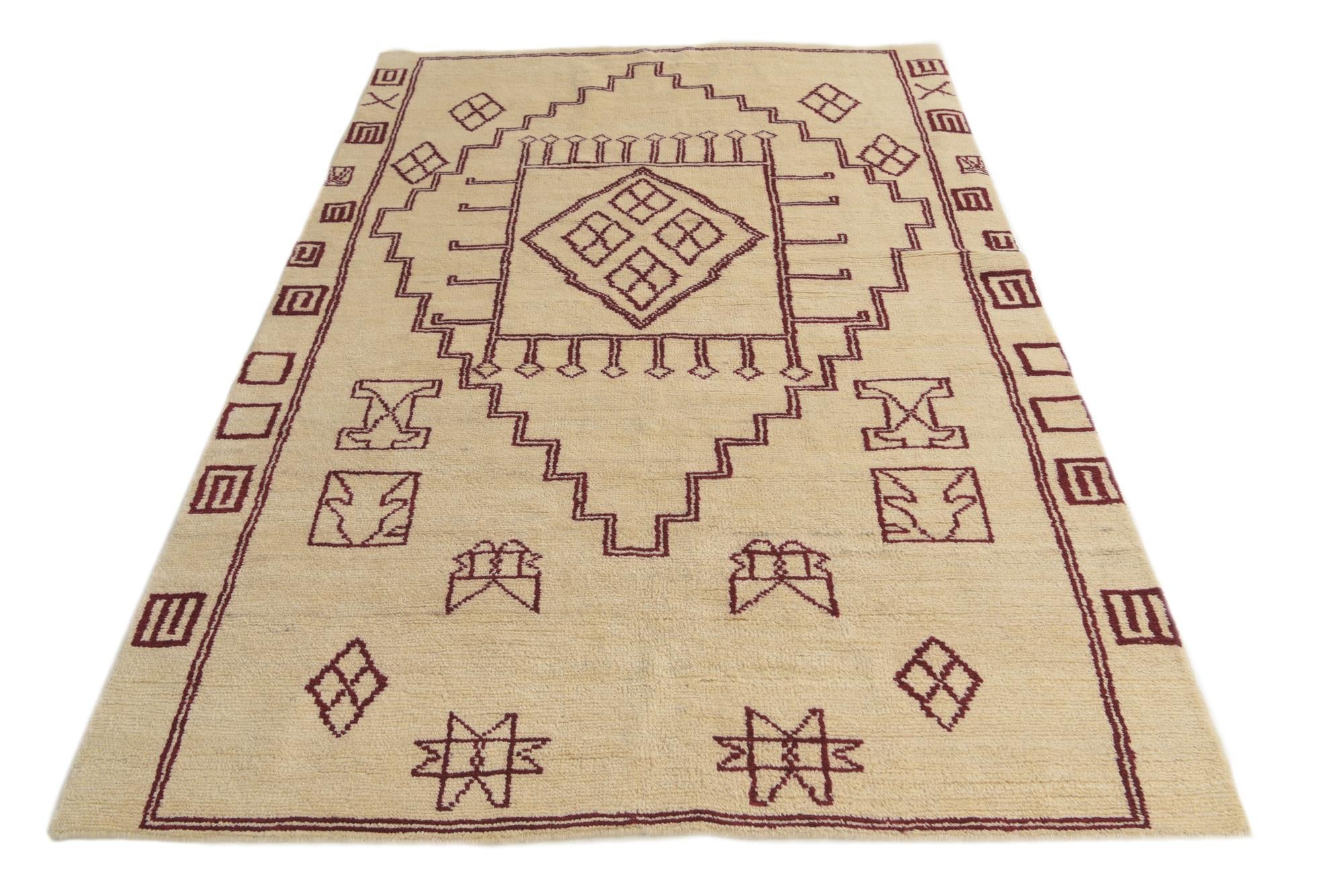 5' 5 x 8' Hand Knotted Darya Wool Rug
