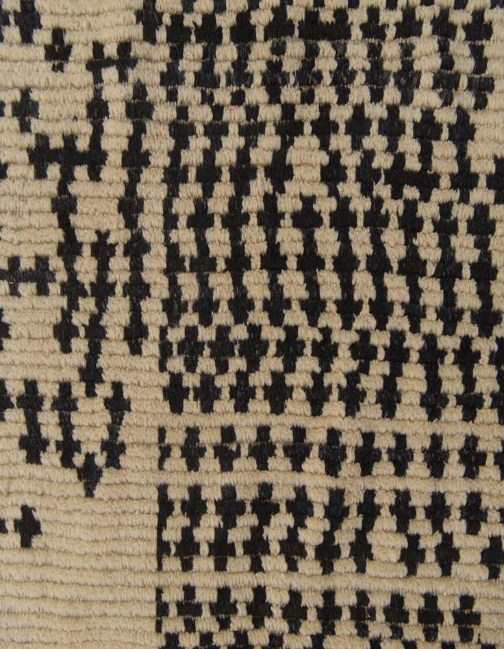 Detail image of 5' 8 x 7' 9  Hand Knotted Darya Wool Rug