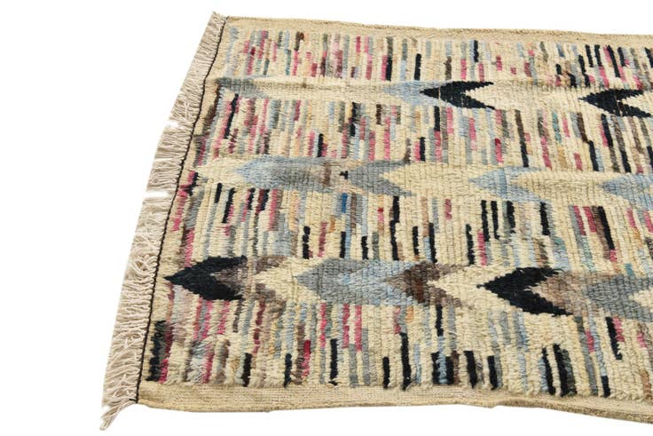Detail image of 3' 7 x 6' 2 Hand Knotted Darya Wool Rug