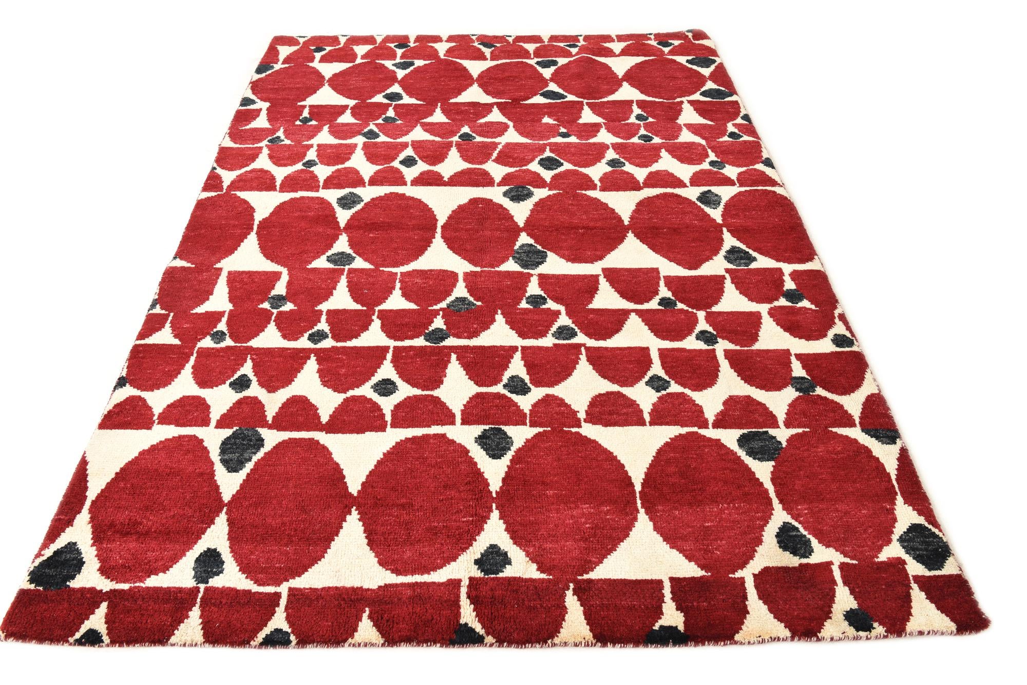 5' 9 x 8' 3 Hand Knotted Darya Wool Rug