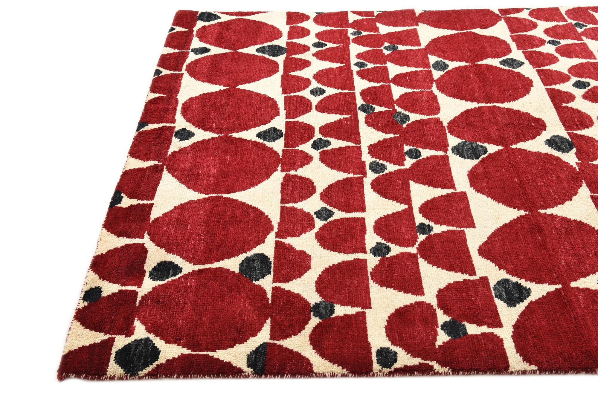 5' 9 x 8' 3 Hand Knotted Darya Wool Rug