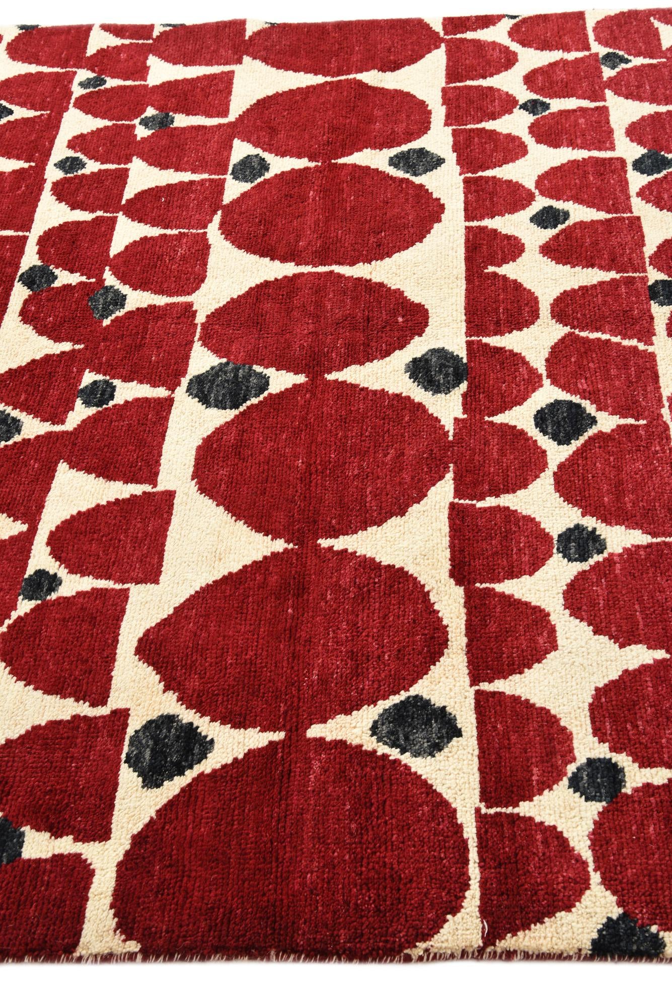 5' 9 x 8' 3 Hand Knotted Darya Wool Rug