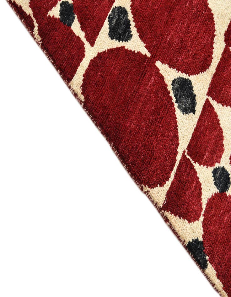 Detail image of 5' 9 x 8' 3  Hand Knotted Darya Wool Rug