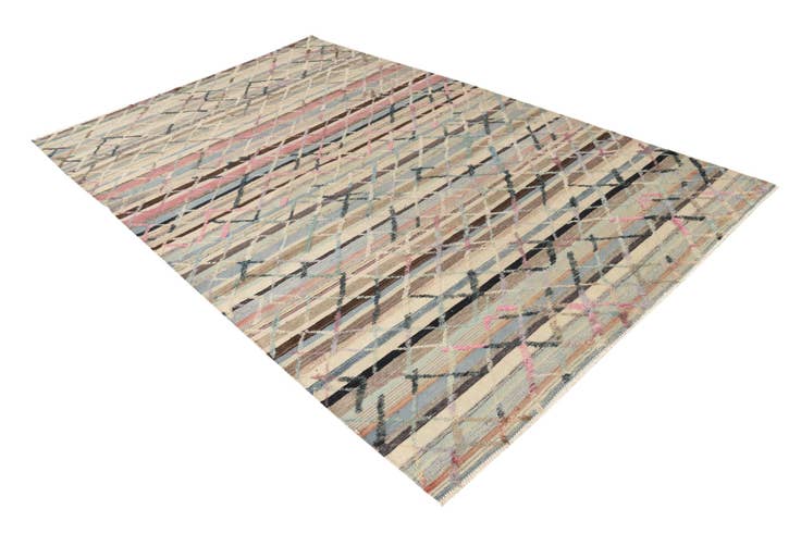 Detail image of 6' 3 x 10' Hand Knotted Darya Wool Rug