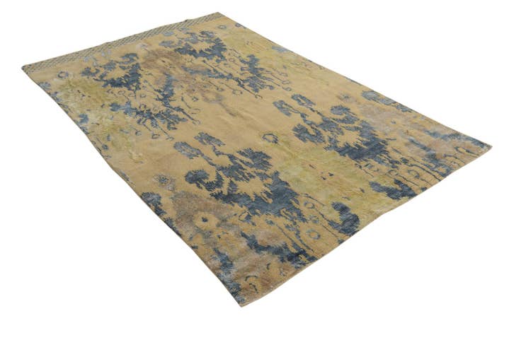Detail image of 4' 10 x 7' 8 Hand Knotted Darya Rug