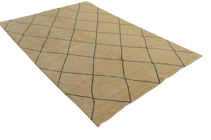 Detail image of 5' 6 x 8' Hand Knotted Darya Wool Rug