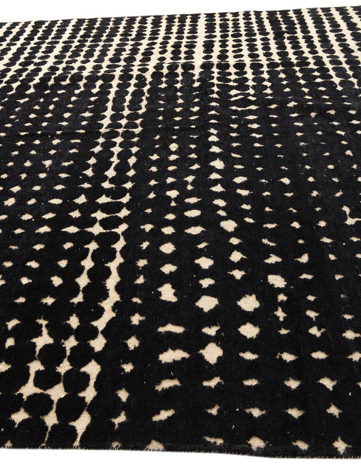 Detail image of 9' 10 x 14'  Hand Knotted Darya Wool Rug