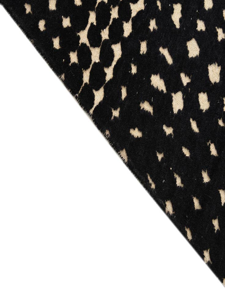 Detail image of 9' 10 x 14'  Hand Knotted Darya Wool Rug