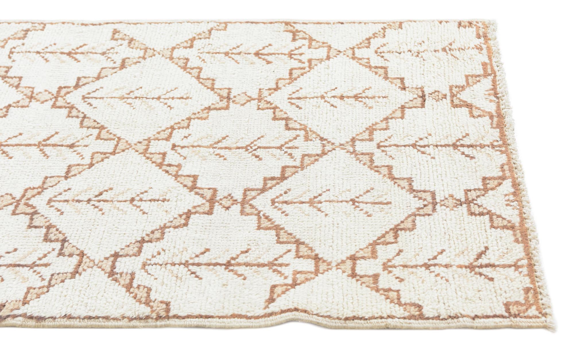 2' 7 x 4' 5 Hand Knotted Darya Wool Rug
