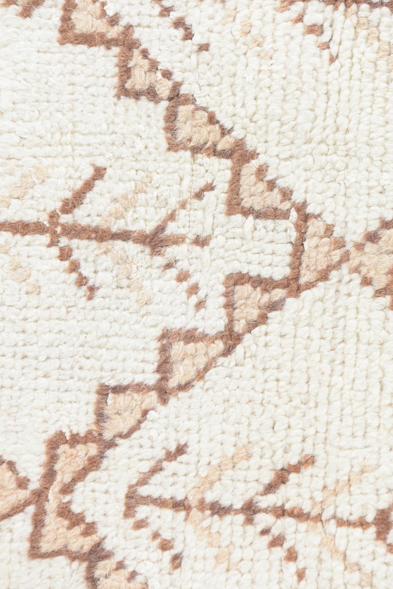 2' 7 x 4' 5 Hand Knotted Darya Wool Rug