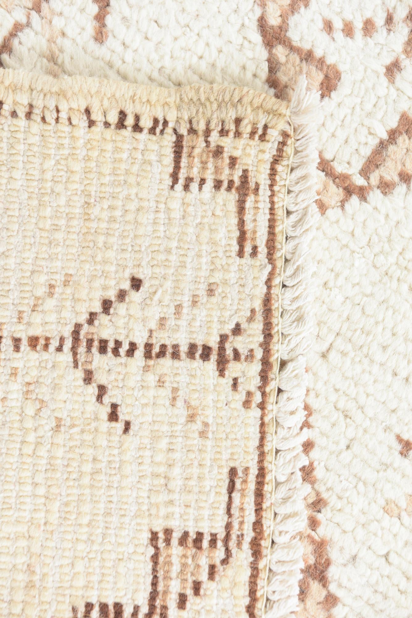 2' 7 x 4' 5 Hand Knotted Darya Wool Rug