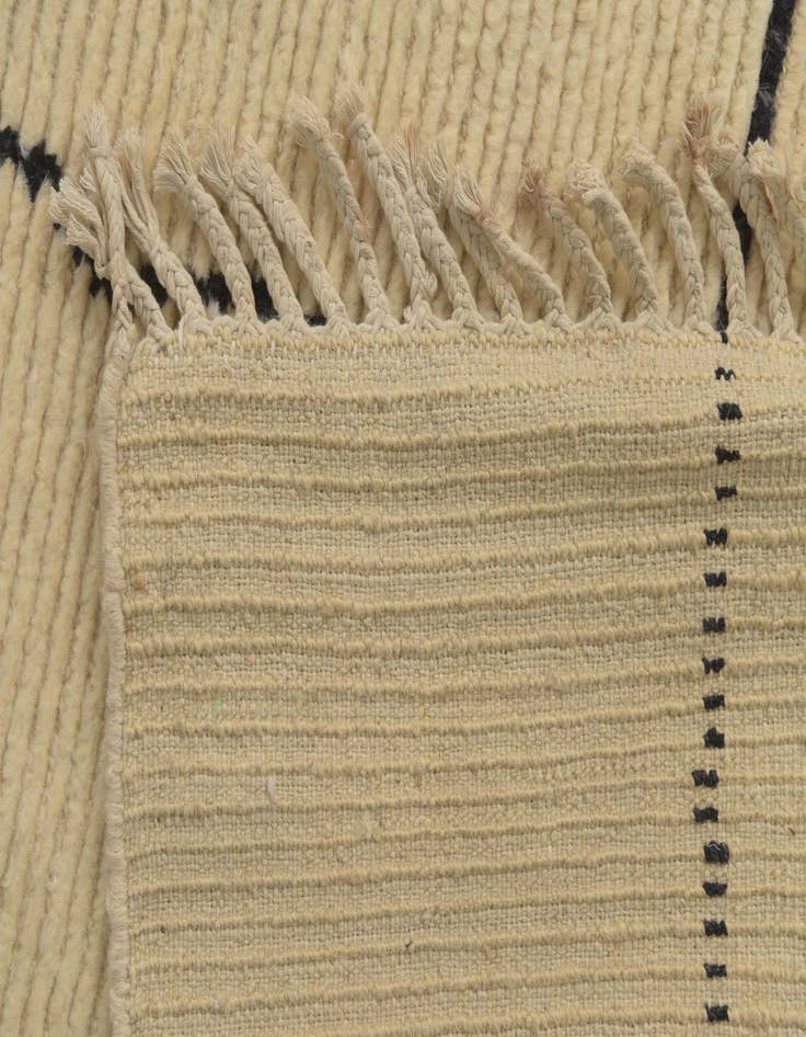 Detail image of 5' 10 x 7' 8  Hand Knotted Darya Wool Rug