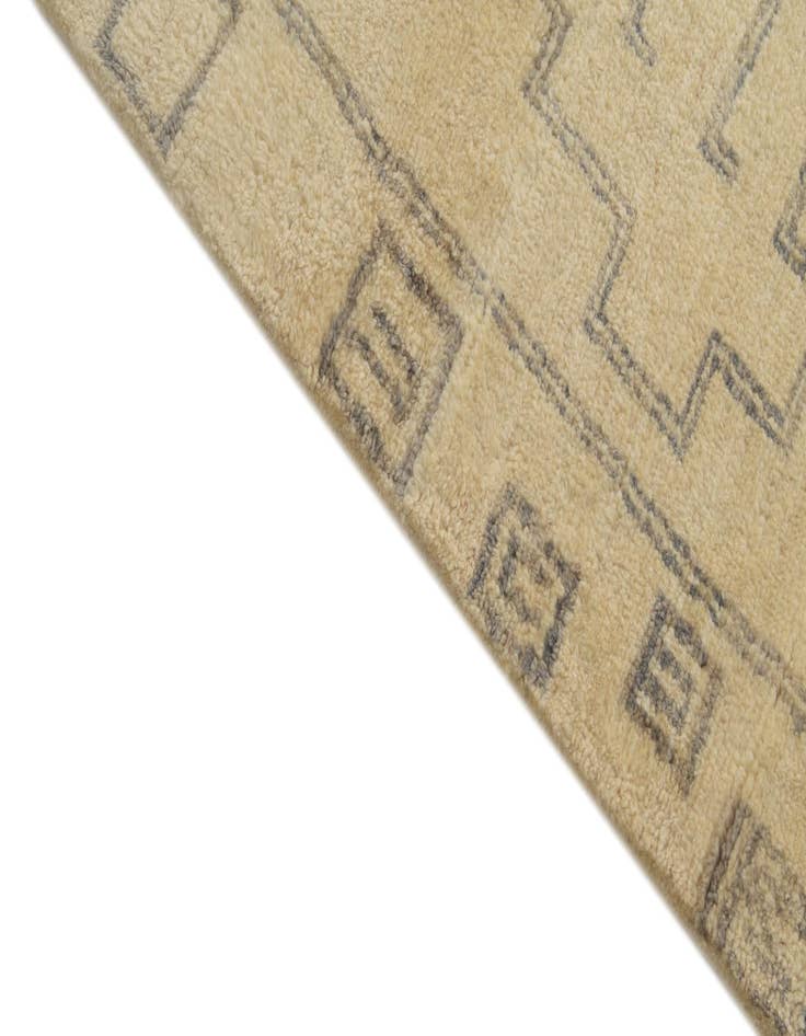 Detail image of 5' 5 x 8'  Hand Knotted Darya Wool Rug