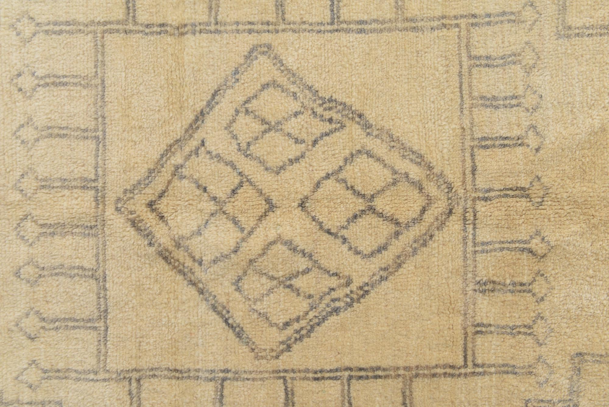 5' 5 x 8' Hand Knotted Darya Wool Rug