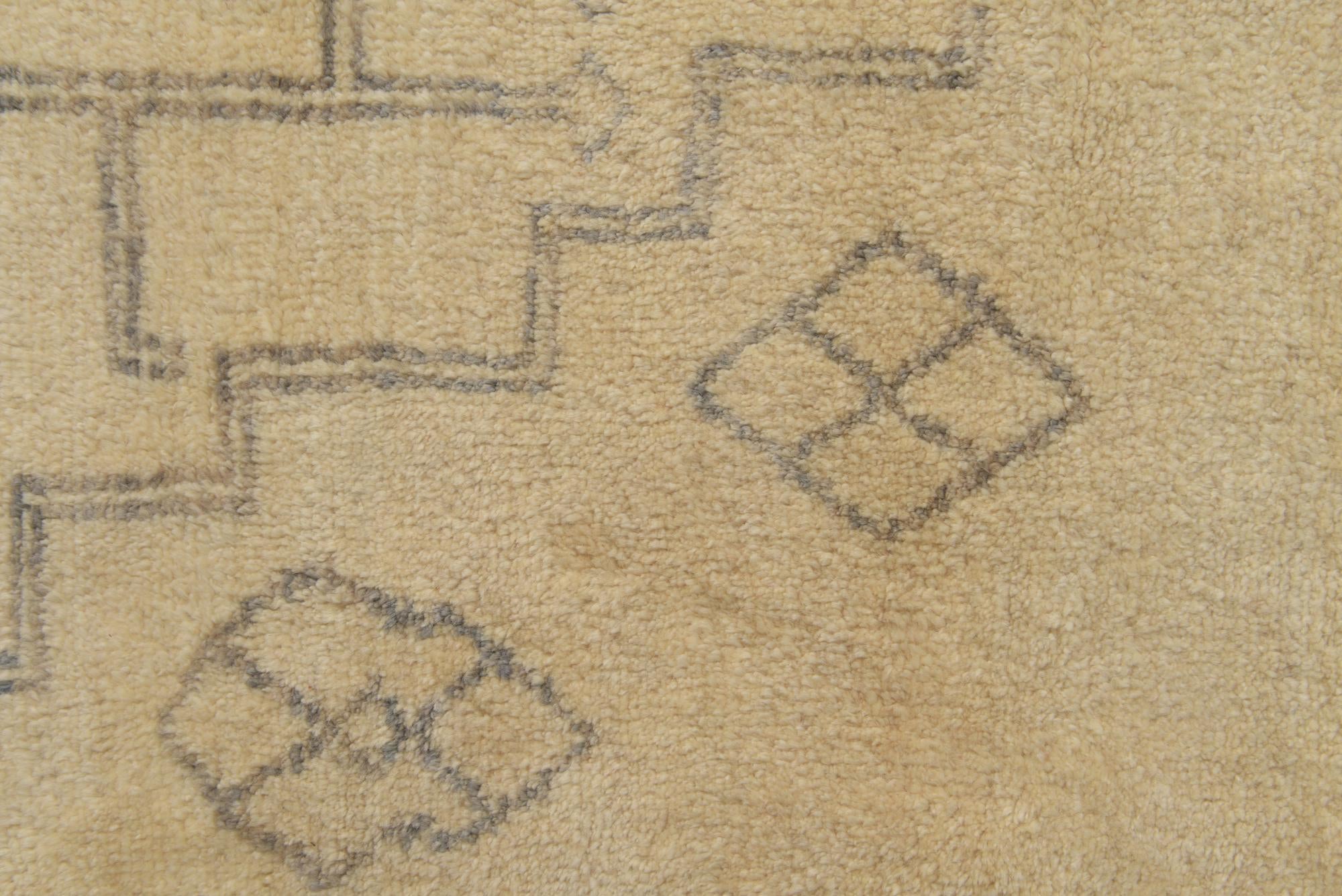 5' 5 x 8' Hand Knotted Darya Wool Rug