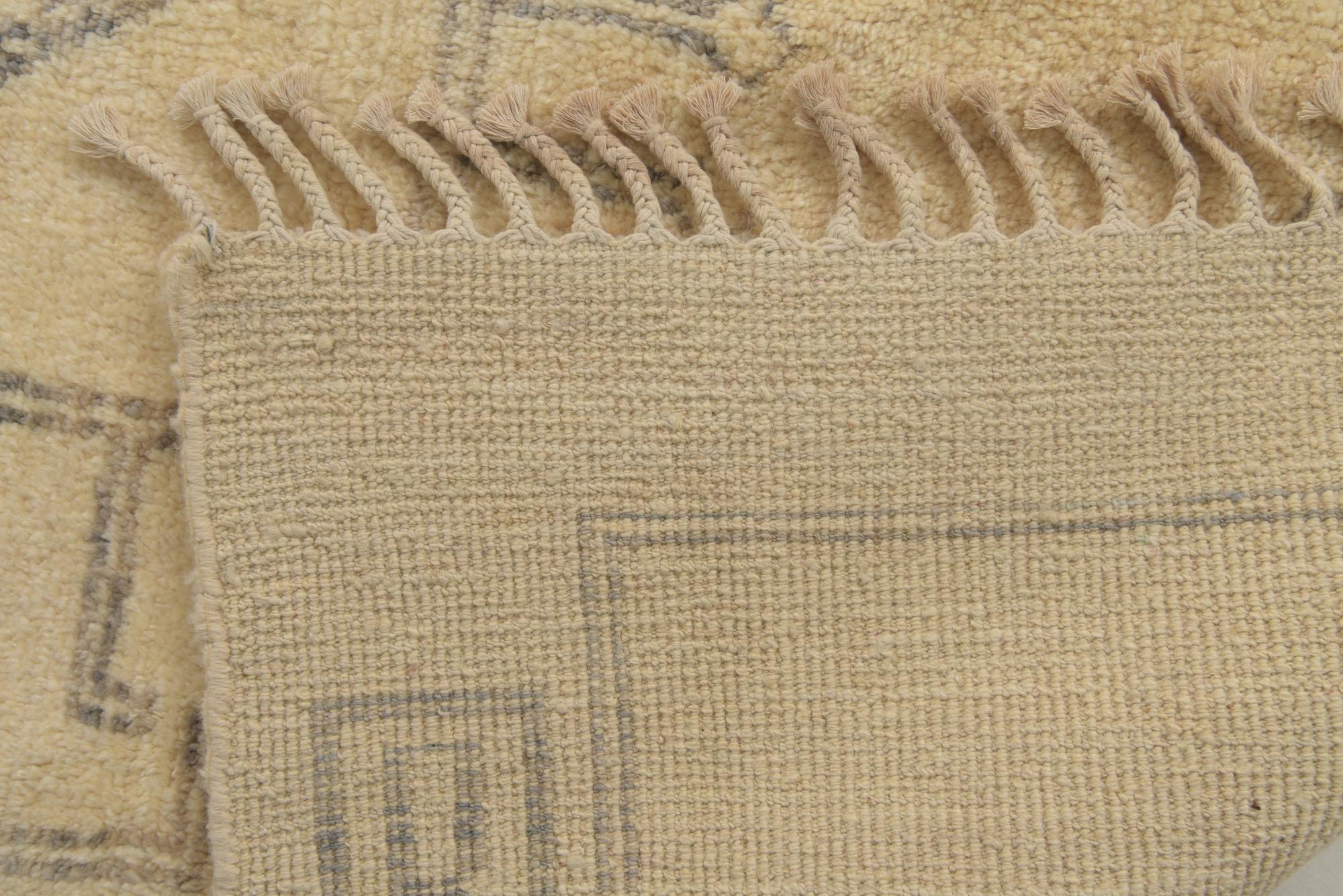 5' 5 x 8' Hand Knotted Darya Wool Rug