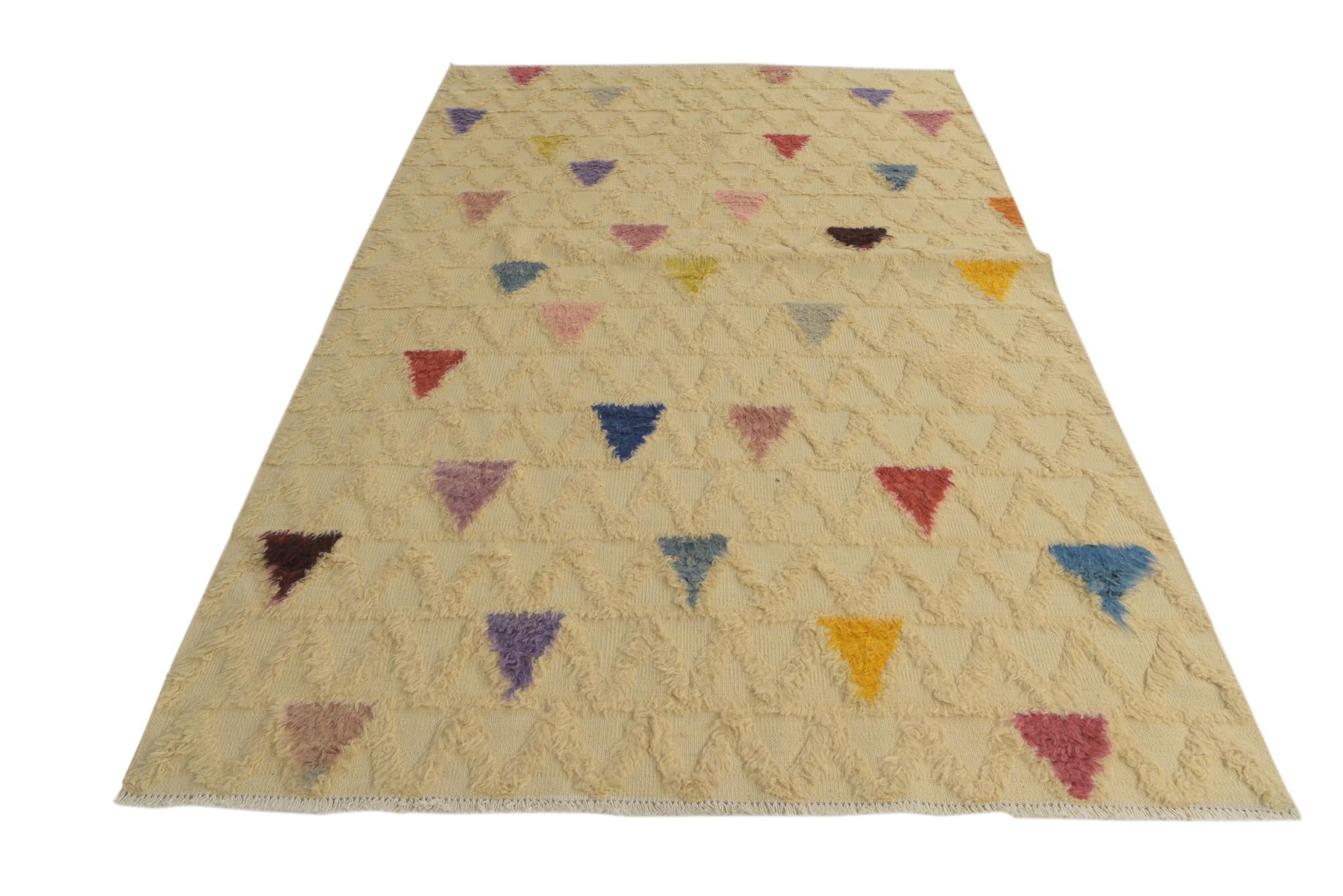 5' 8 x 8' 4 Hand Knotted Darya Wool Rug