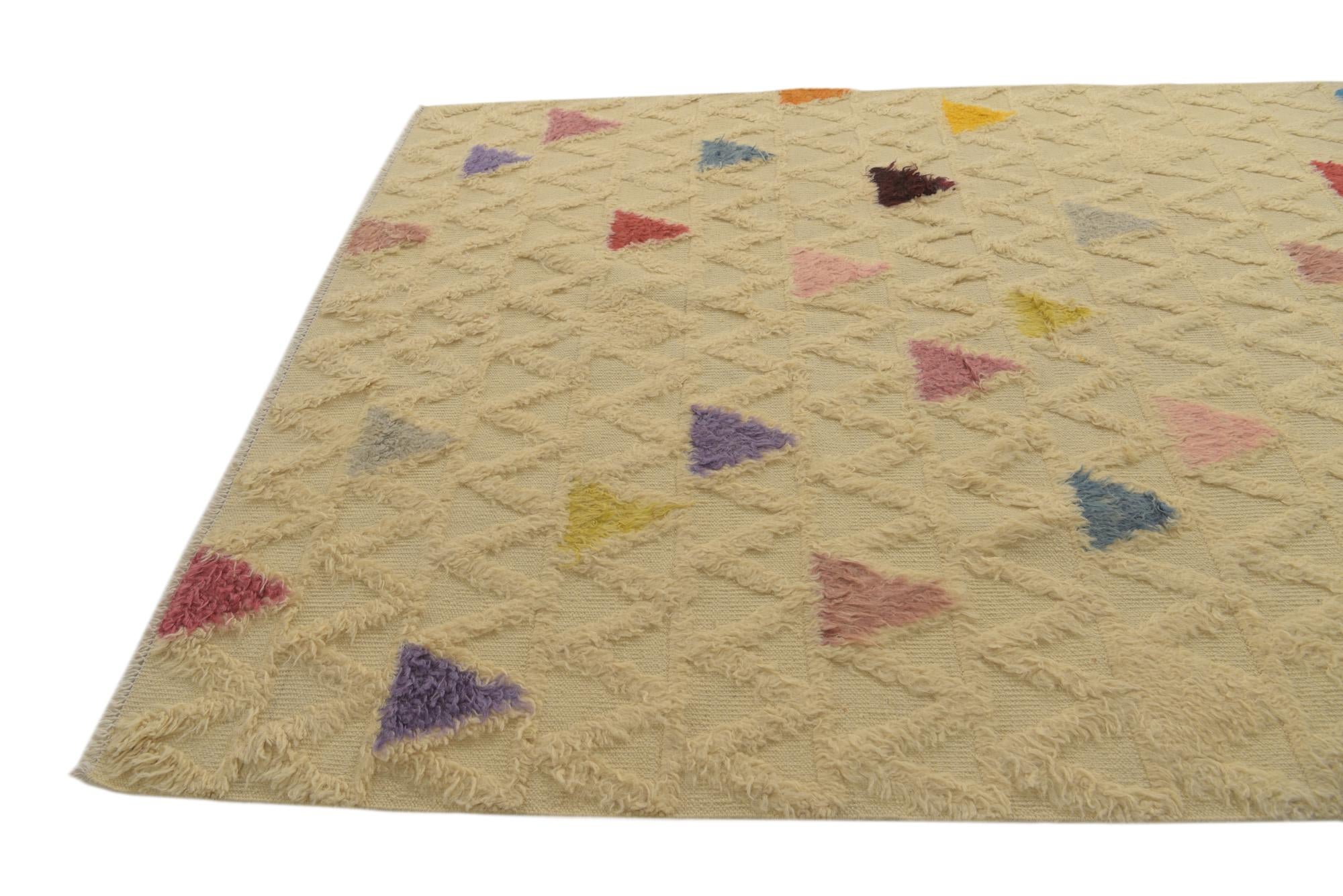 5' 8 x 8' 4 Hand Knotted Darya Wool Rug