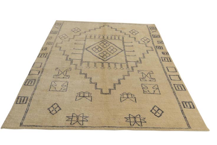 Detail image of 5' 8 x 7' 9 Hand Knotted Darya Wool Rug