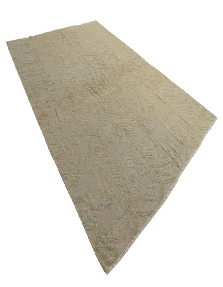 Detail image of 10' x 14'  Hand Knotted Darya Wool Rug