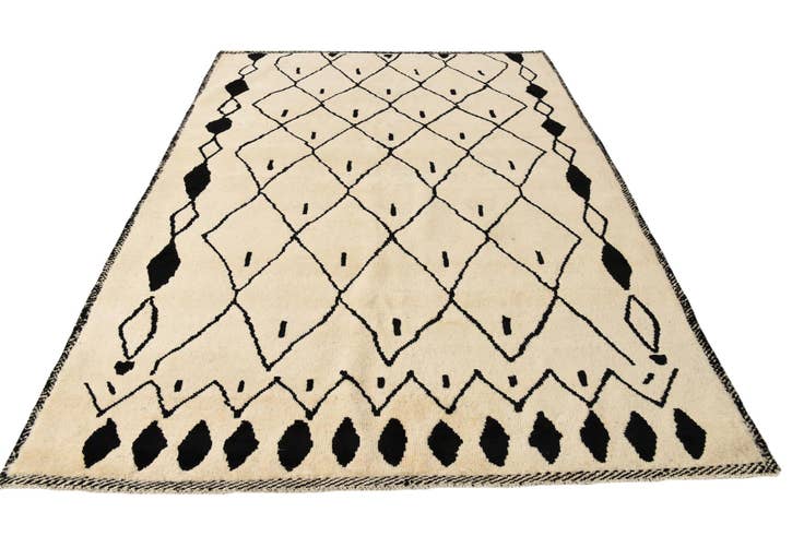 Detail image of 5' 10 x 8' 3 Hand Knotted Darya Wool Rug