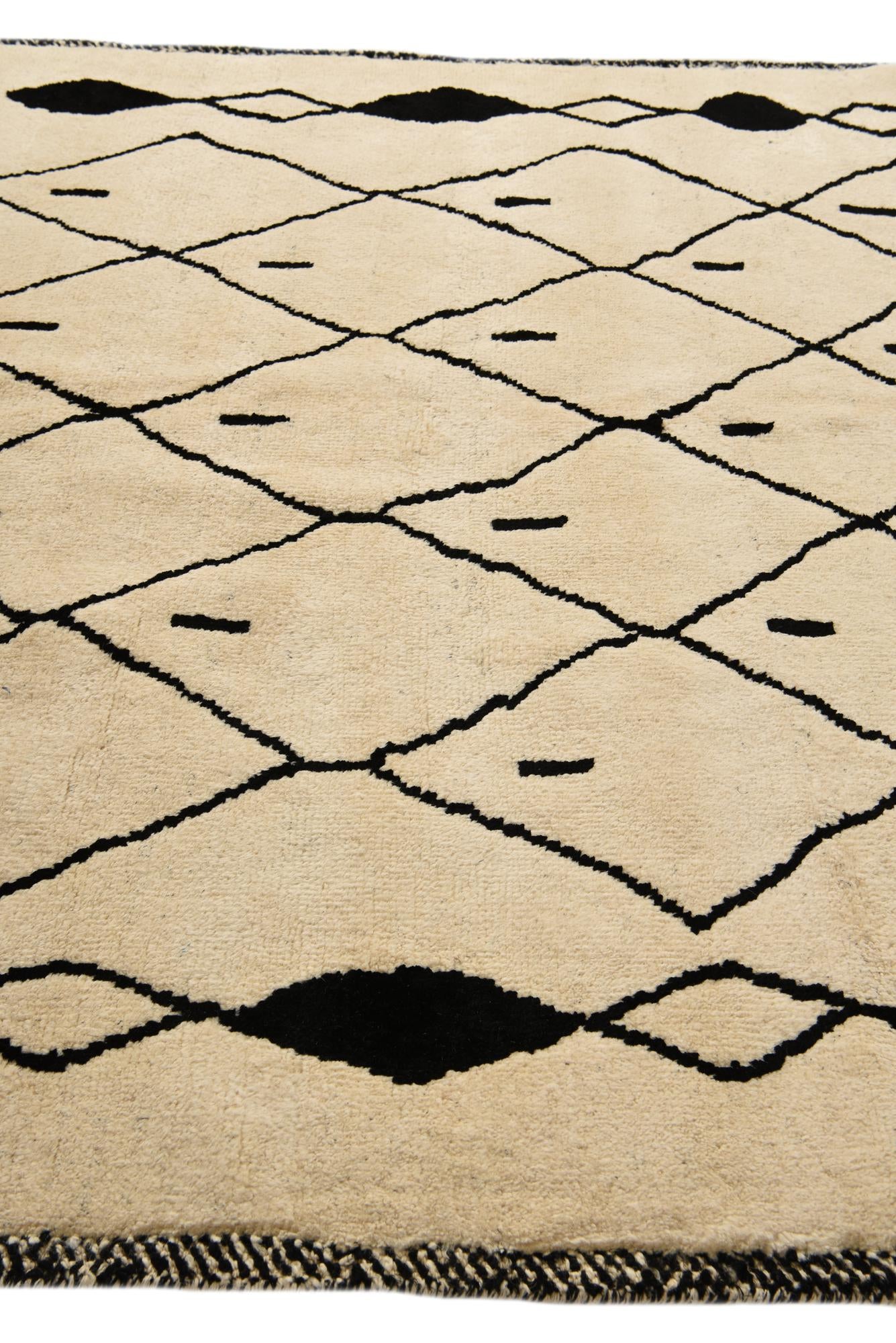 5' 10 x 8' 3 Hand Knotted Darya Wool Rug