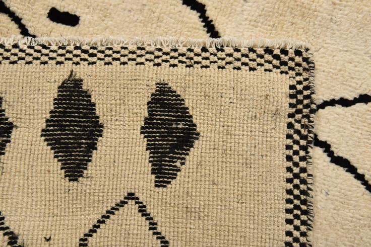 Detail image of 5' 10 x 8' 3 Hand Knotted Darya Wool Rug