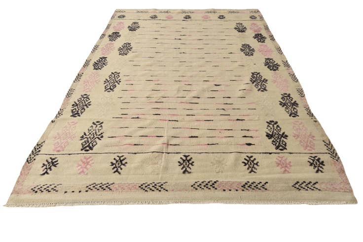Detail image of 6' 4 x 10' 5 Hand Knotted Darya Wool Rug