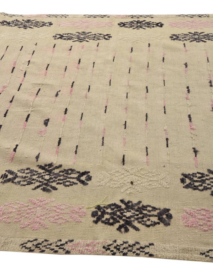 Detail image of 6' 4 x 10' 5 Hand Knotted Darya Wool Rug