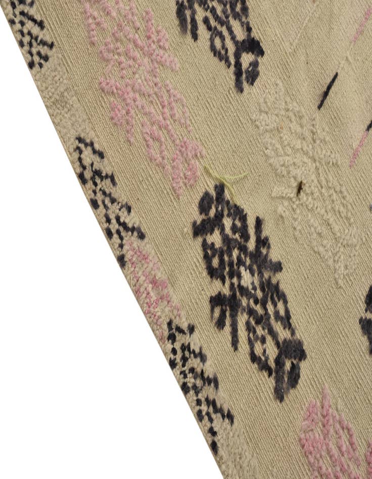 Detail image of 6' 4 x 10' 5 Hand Knotted Darya Wool Rug