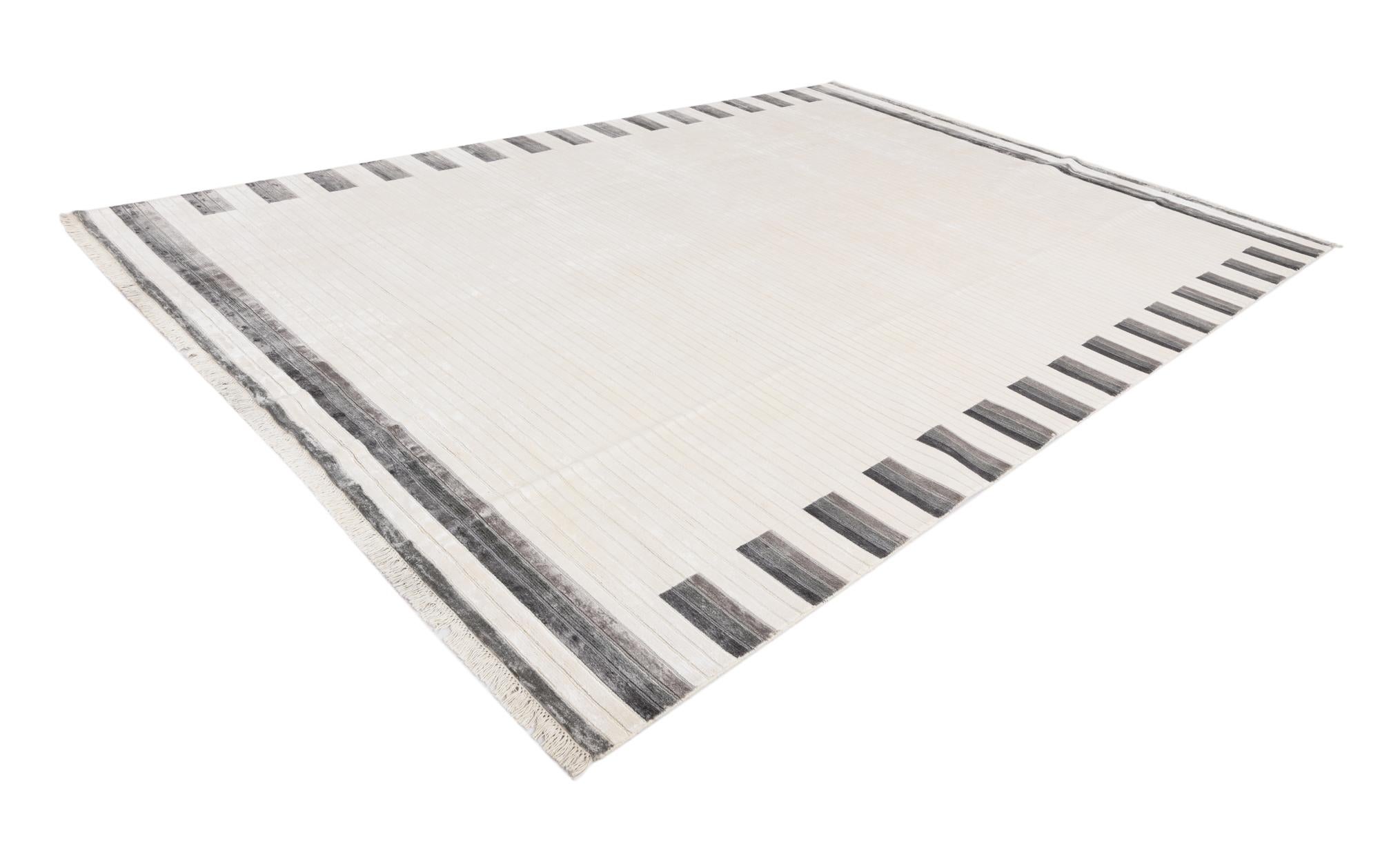 8' 1 x 11' 5 Hand Knotted Darya Wool Rug