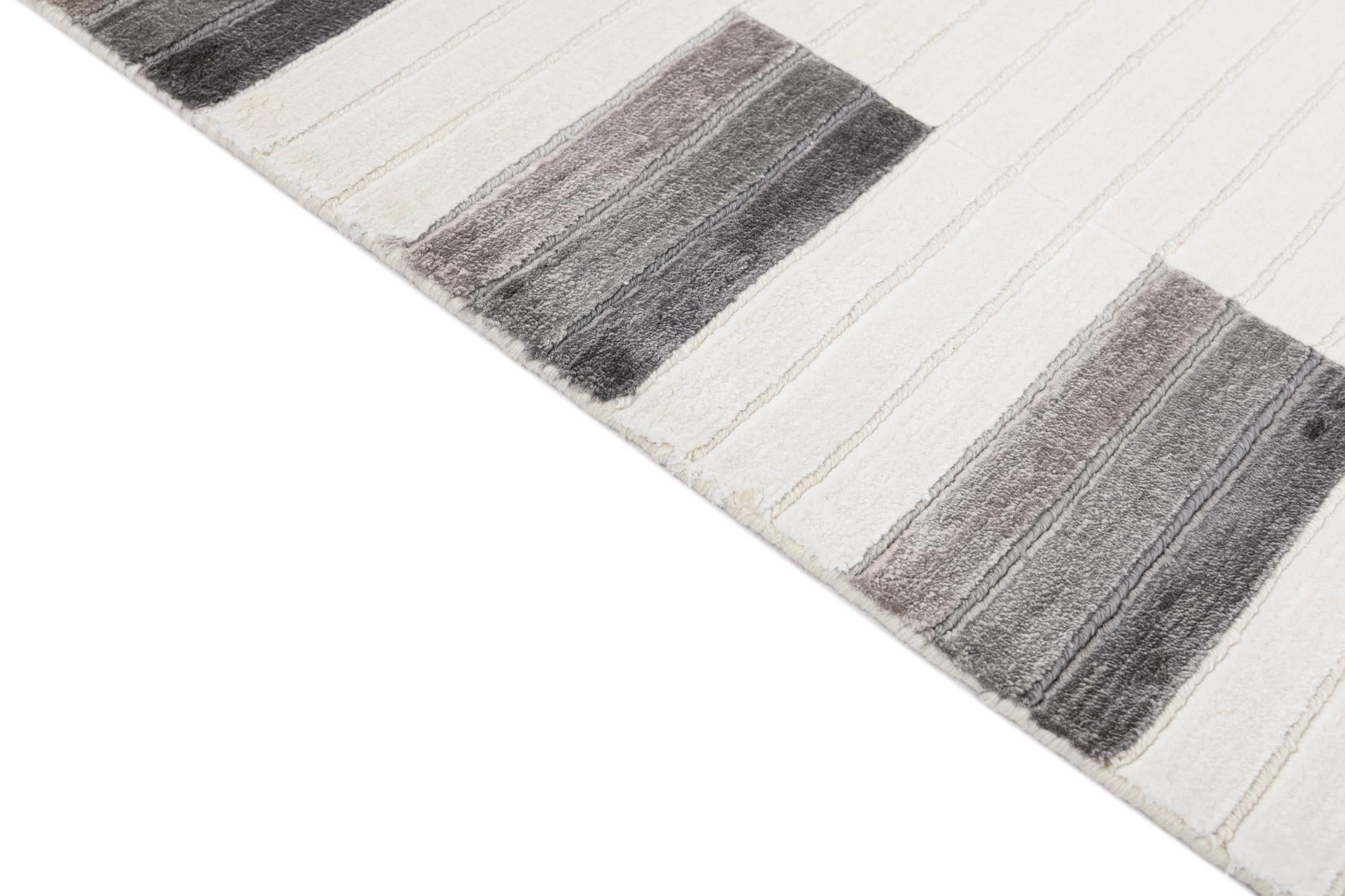 8' 1 x 11' 5 Hand Knotted Darya Wool Rug